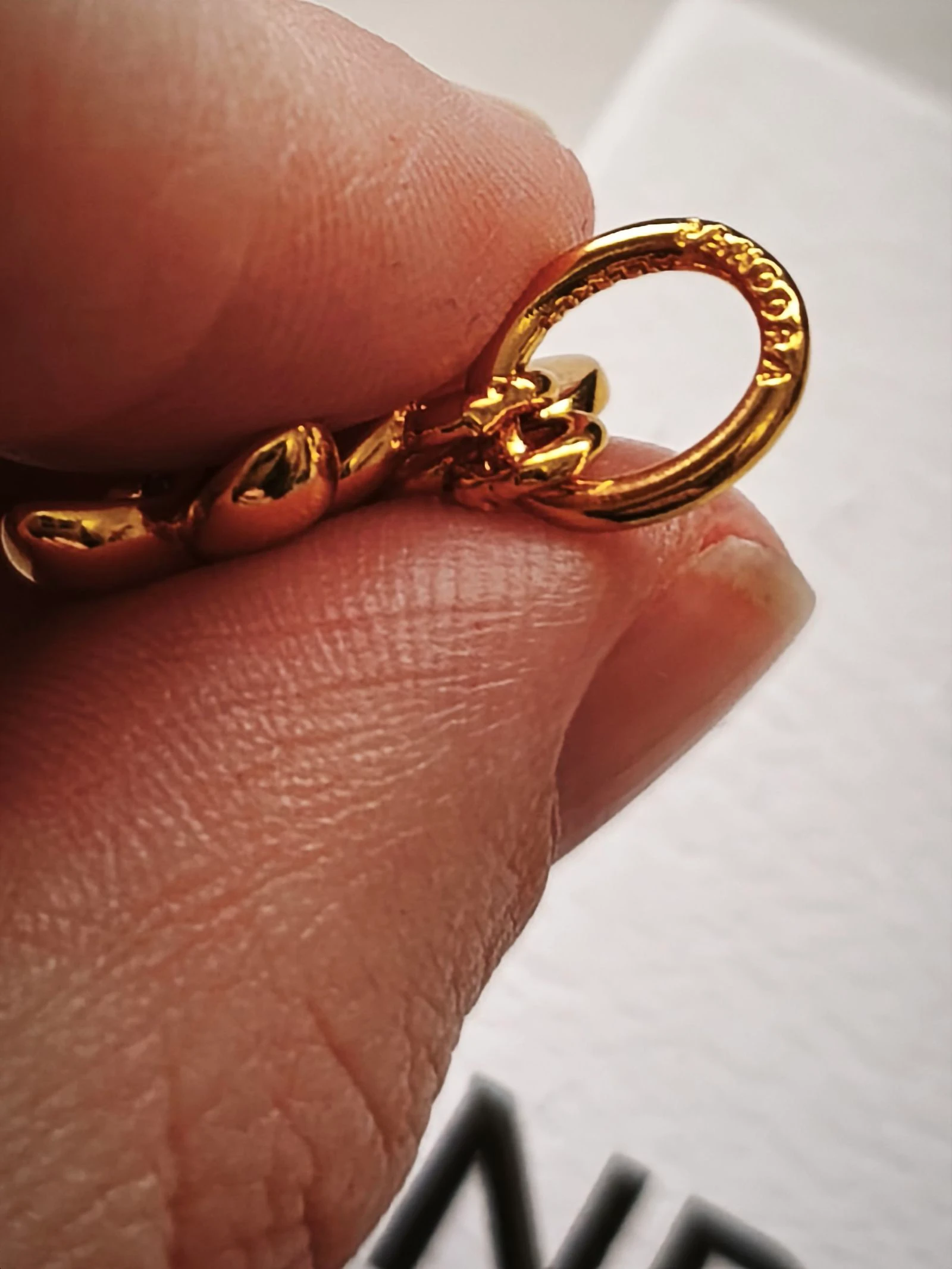 Charm flor Vaiana rosa e dourado – photo 4